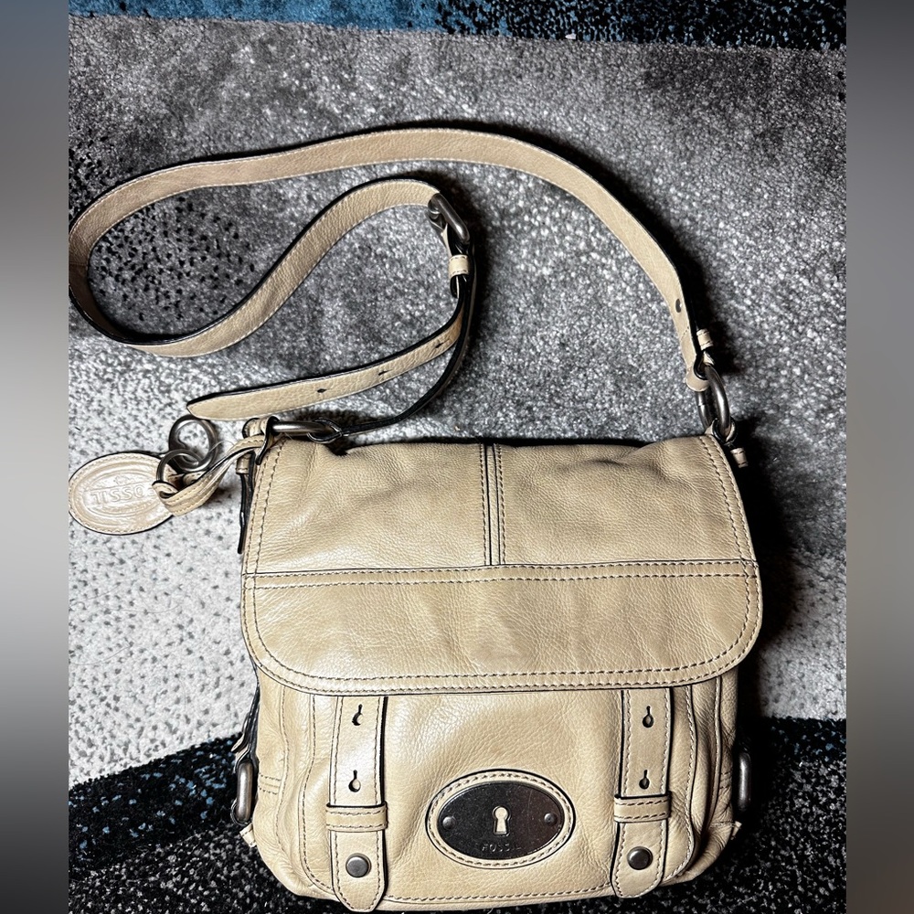 Fossil Vintage Leather Crossbody Bag – Cream Messenger Style